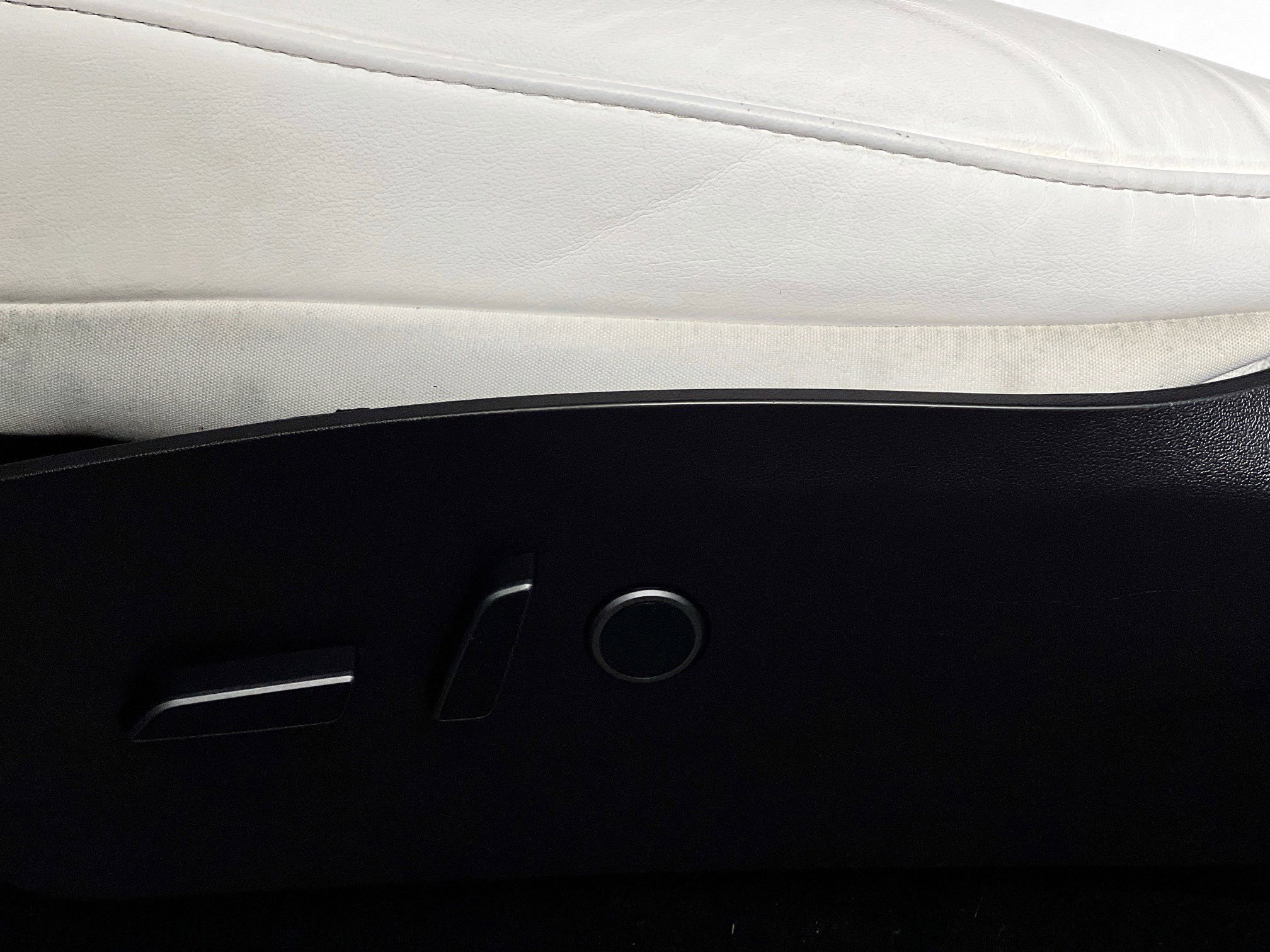 Used 2022 Tesla Model Y Long Range image 15