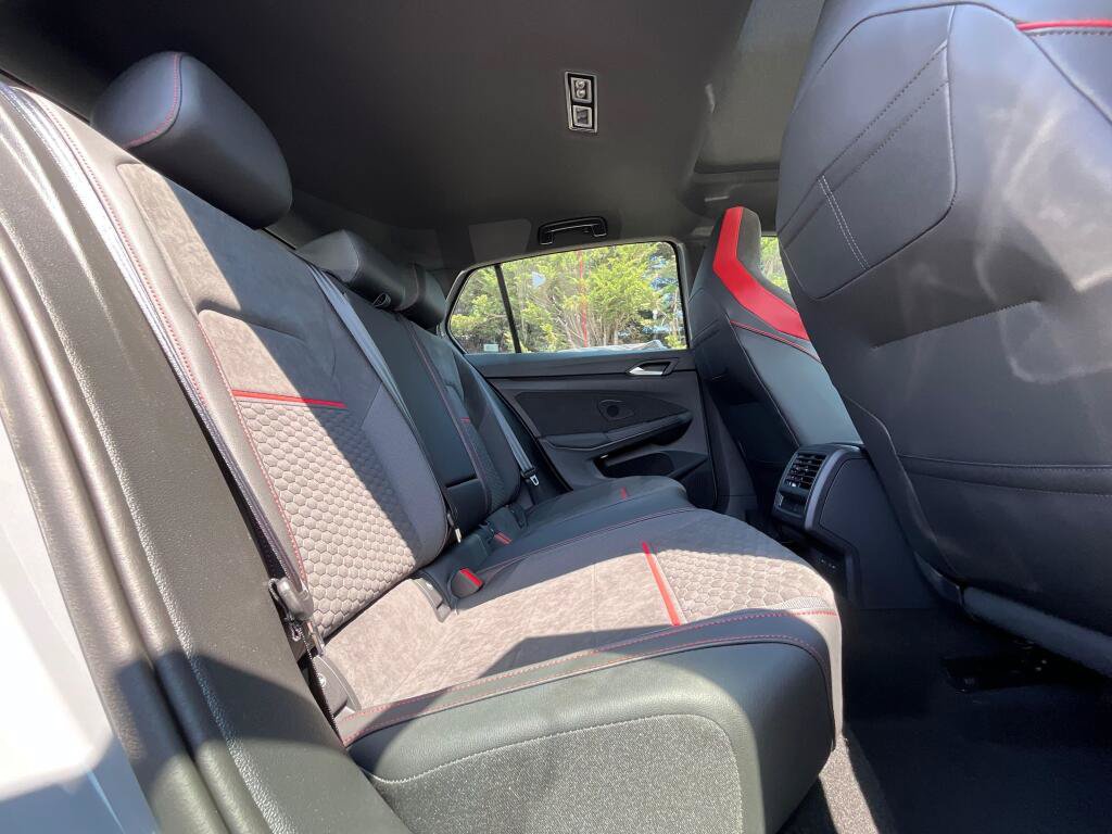 New 2026 Volkswagen GTI SE FWD image 14