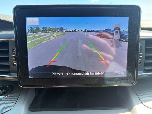 Used 2023 Ford Explorer XLT w/ Equipment Group 202A AWD/4WD image 32