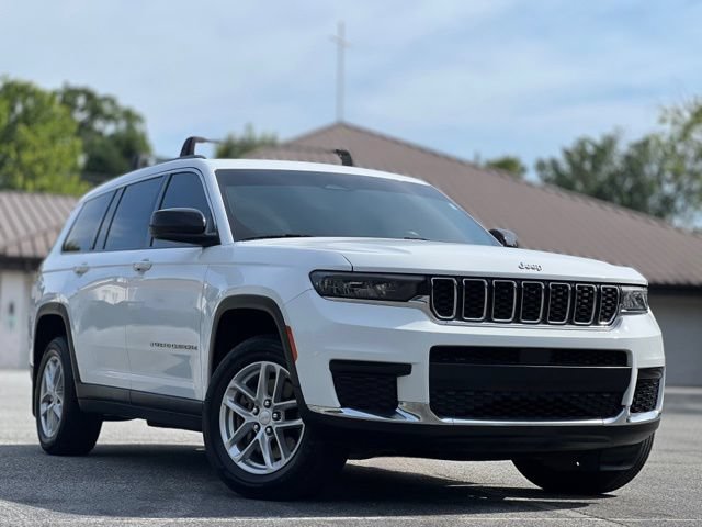 Used 2021 Jeep Grand Cherokee L Laredo w/ Luxury Tech Group I AWD/4WD image 3