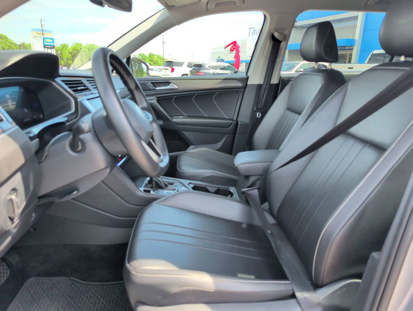 Used 2024 Volkswagen Tiguan Wolfsburg Edition image 13