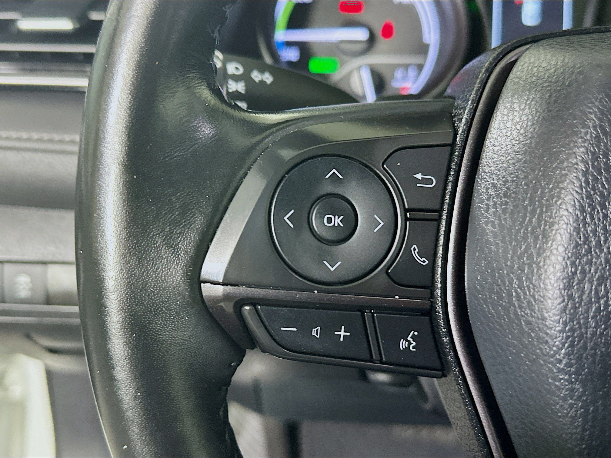 Used 2023 Toyota Camry SE w/ Audio Upgrade Package FWD image 16