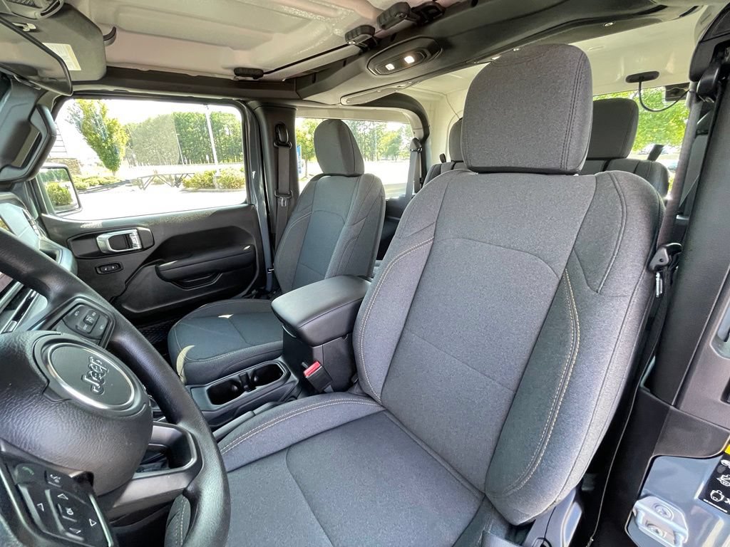 Used 2026 Jeep Wrangler Sport AWD/4WD image 22