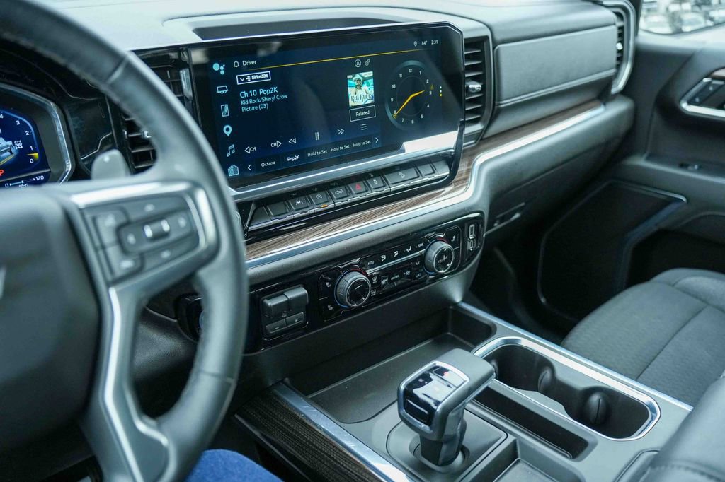 Used 2024 Chevrolet Silverado 1500 LT image 29