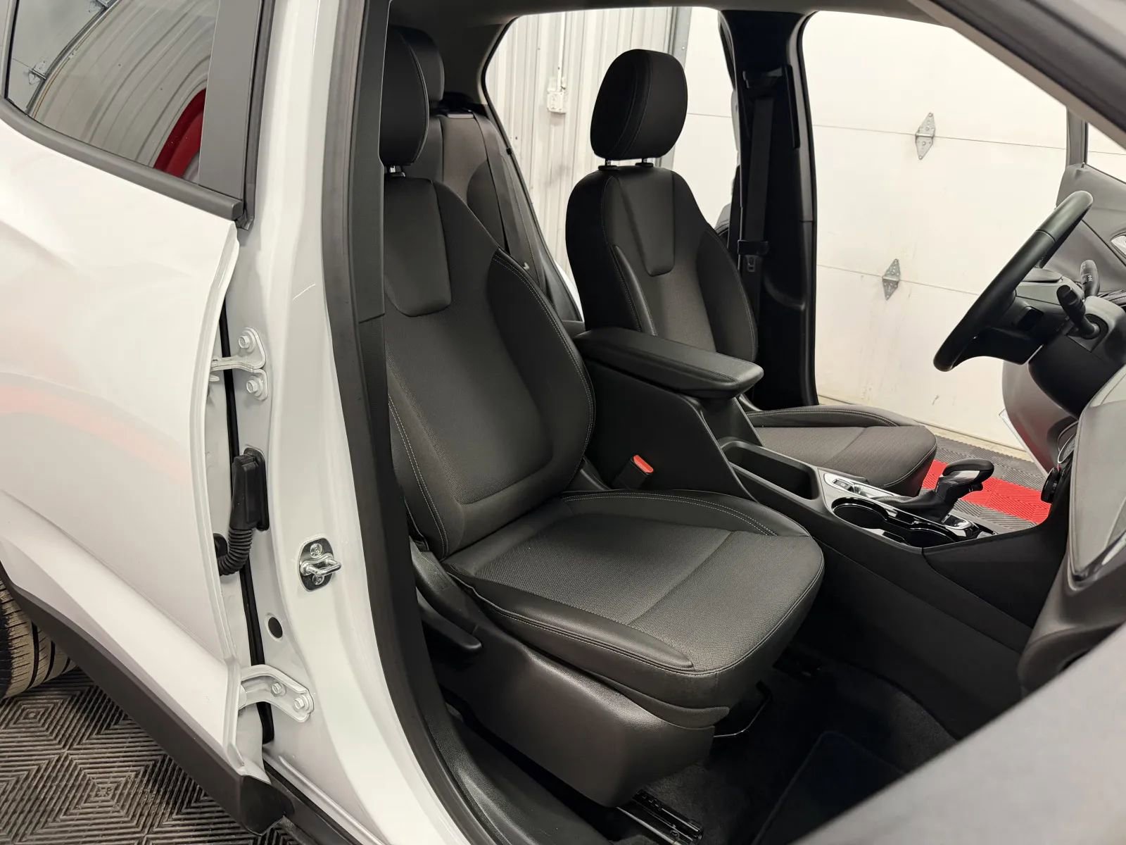 Used 2025 Buick Encore GX Preferred image 45