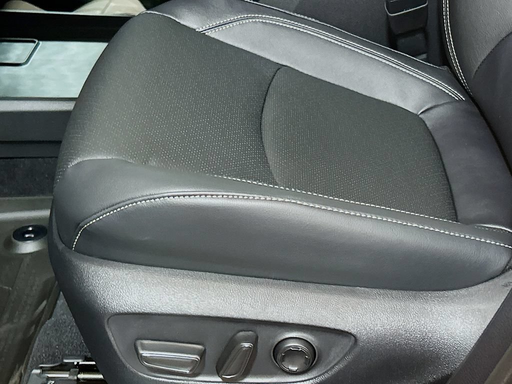 New 2026 Toyota Sienna Platinum AWD/4WD image 18
