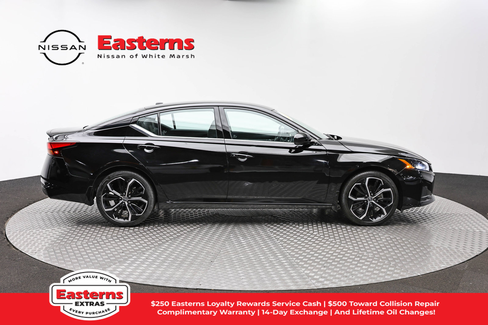 Used 2023 Nissan Altima 2.5 SR FWD image 4