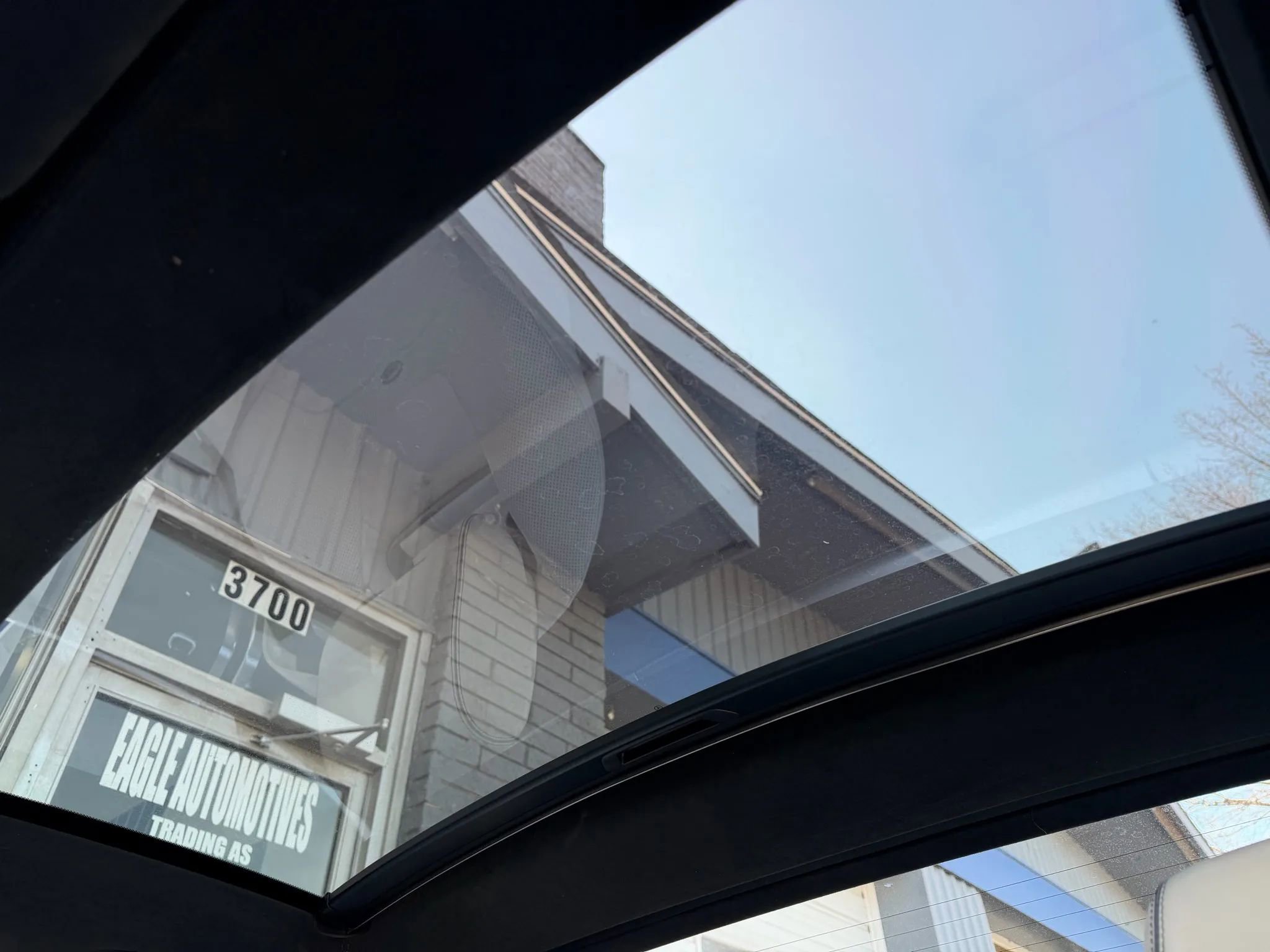 Used 2016 Mercedes-Benz SL 550 w/ Driver Assistance Package image 28