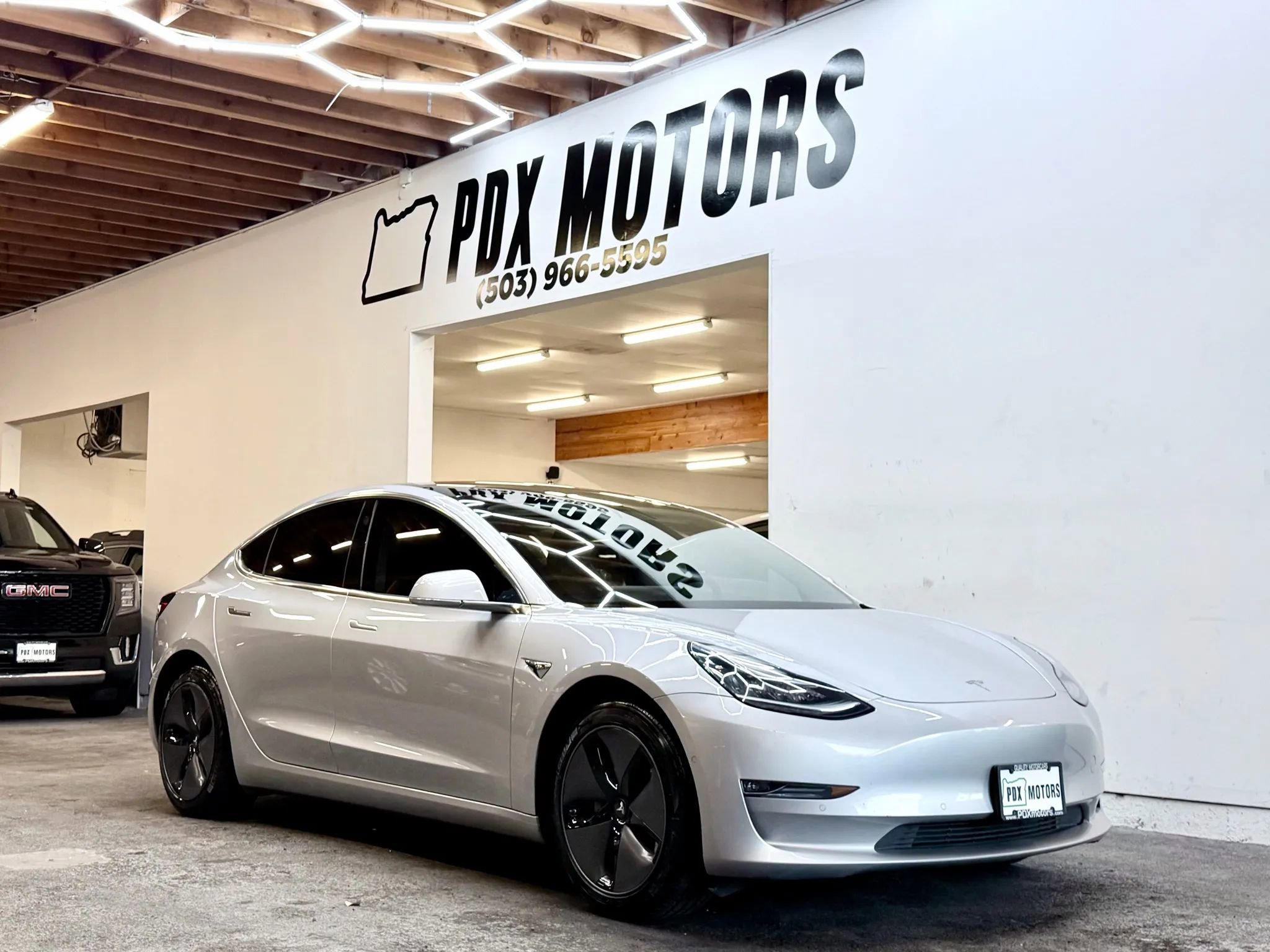 Used 2018 Tesla Model 3 Long Range image 1
