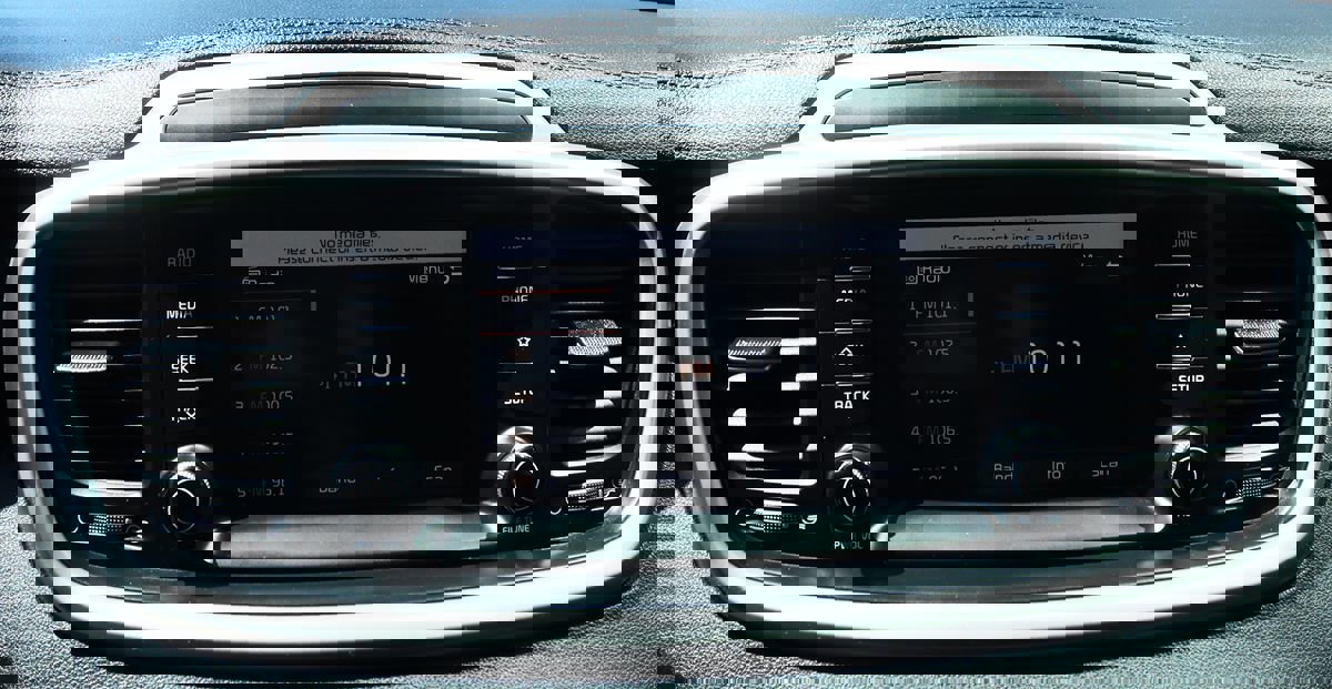 Used 2019 Kia Sorento S image 48