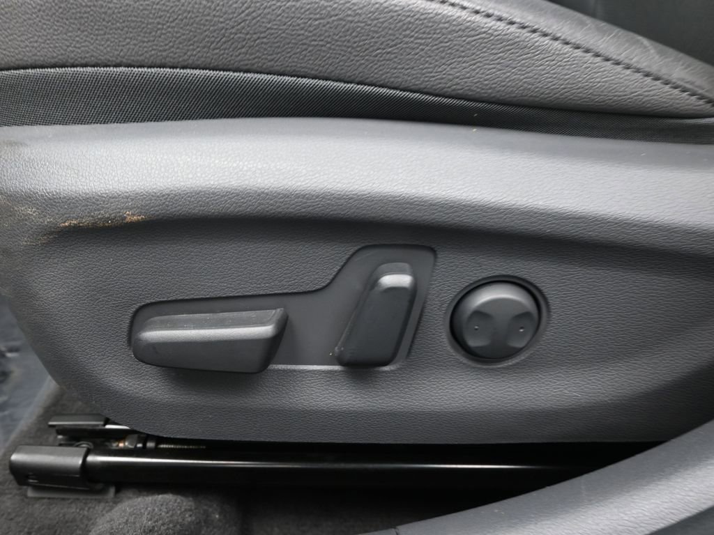 Used 2020 Hyundai Ioniq Limited image 18