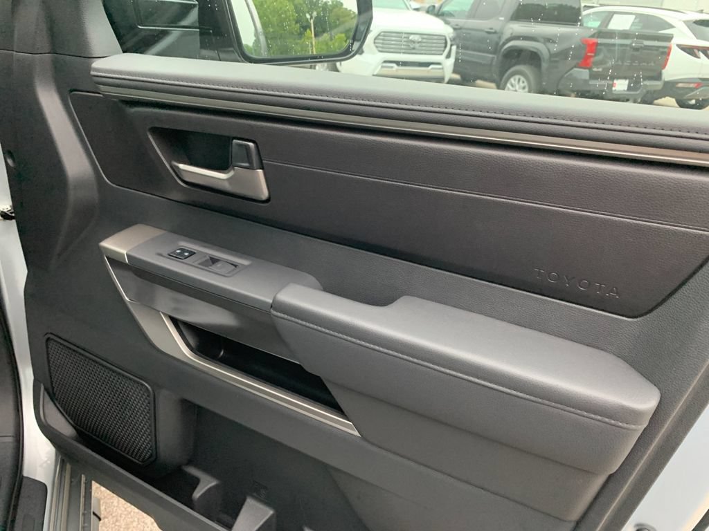New 2026 Toyota Tundra SR5 AWD/4WD image 18