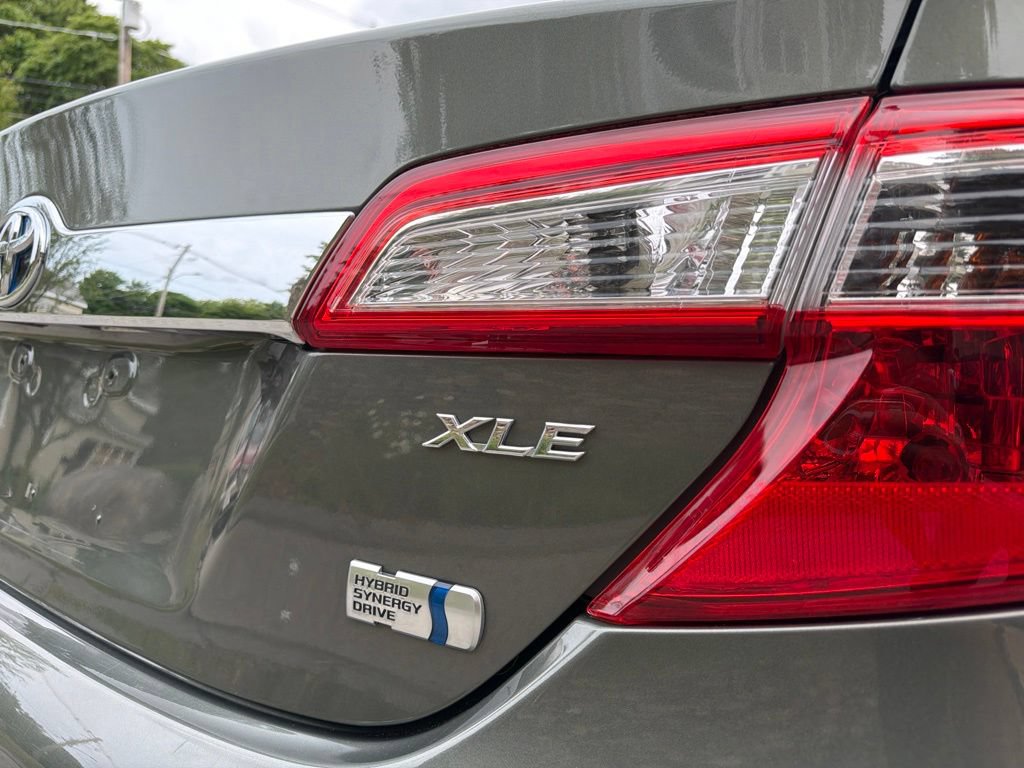 Used 2012 Toyota Camry XLE w/ Leather Pkg FWD image 10
