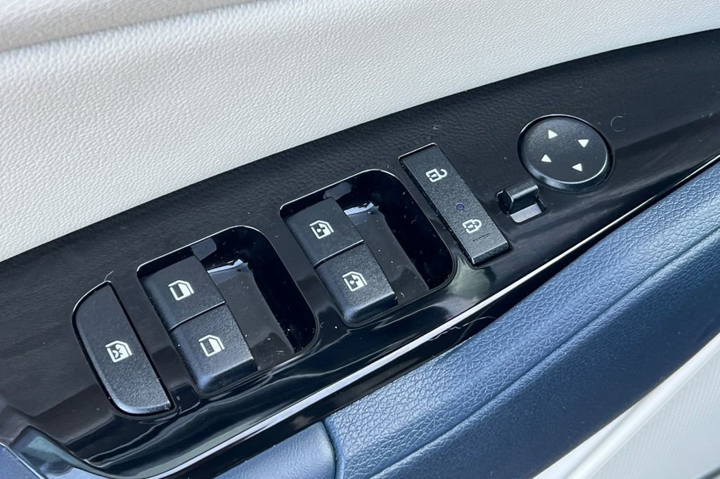 Used 2023 Kia Sportage EX image 14