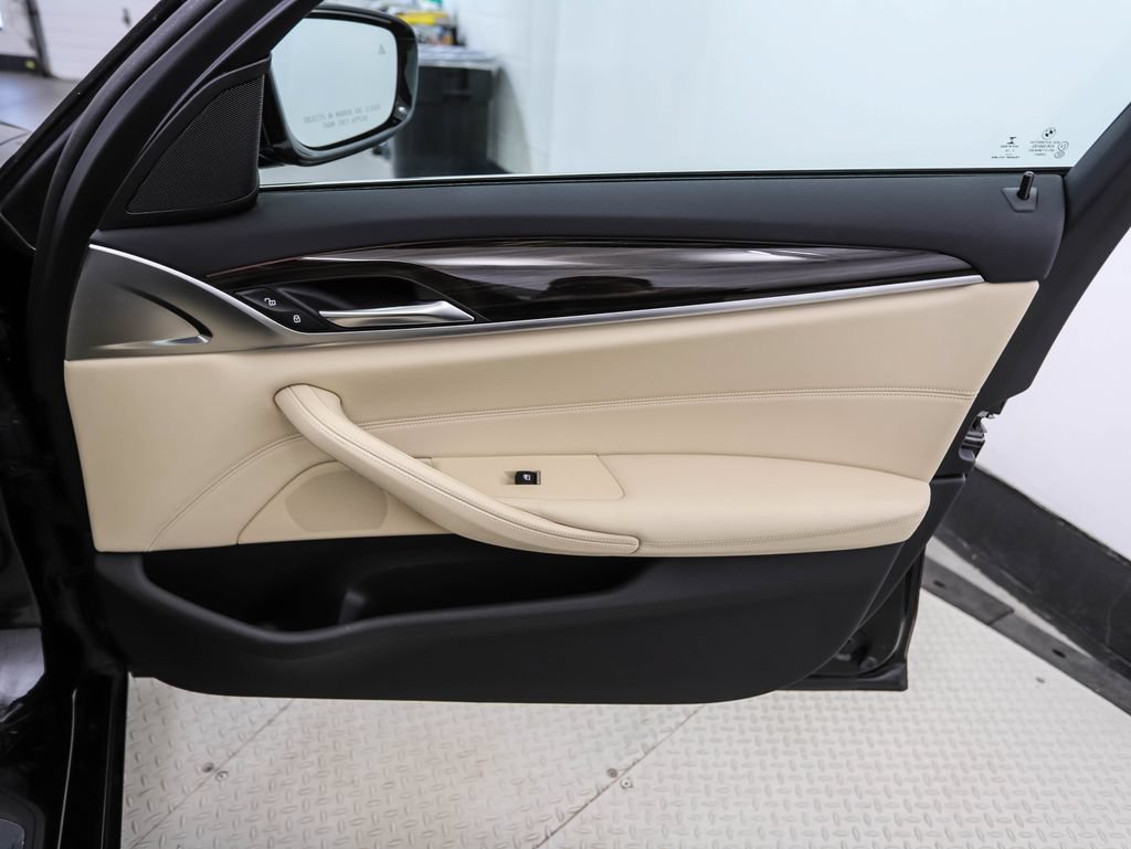 Used 2019 BMW 530i xDrive w/ Convenience Package AWD/4WD image 29