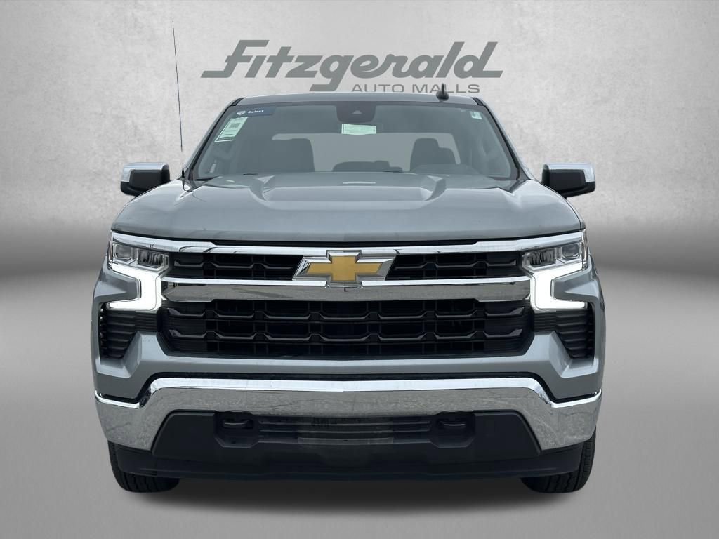 Used 2025 Chevrolet Silverado 1500 LT AWD/4WD image 3