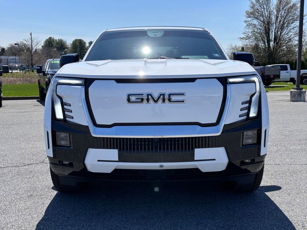 Used 2025 GMC Sierra EV Denali video 4
