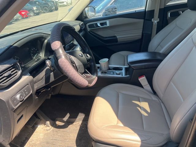 Used 2020 Ford Explorer XLT w/ Equipment Group 202A AWD/4WD image 15