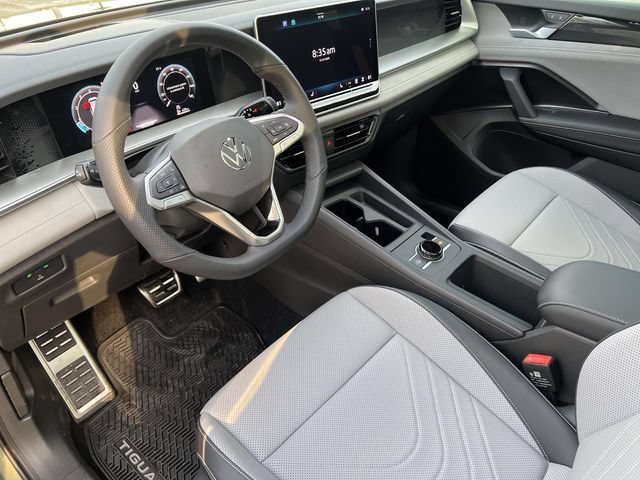 New 2026 Volkswagen Tiguan SE R-Line FWD image 11