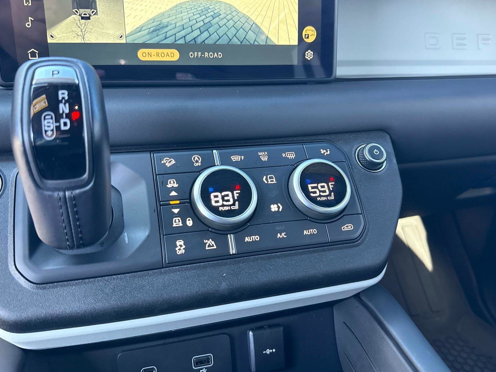 Used 2024 Land Rover Defender 90 S image 21