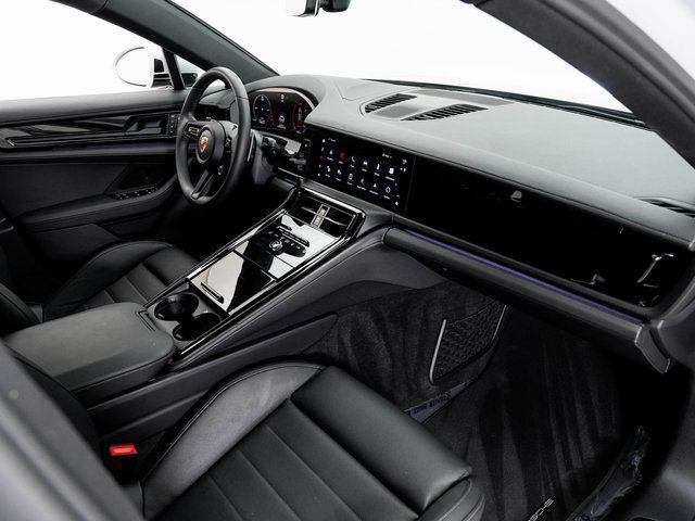 Certified 2025 Porsche Panamera 4 image 22
