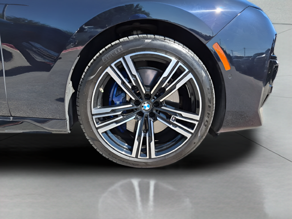Used 2023 BMW 740i w/ Executive Package RWD image 13