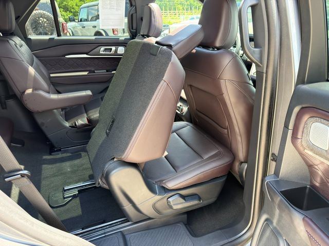 Used 2025 Ford Explorer Platinum w/ Ultimate Package AWD/4WD image 13