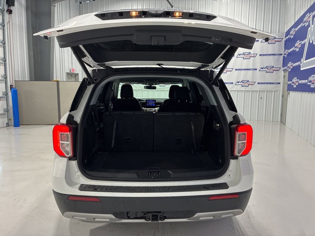 Used 2023 Ford Explorer XLT w/ Equipment Group 202A AWD/4WD image 40