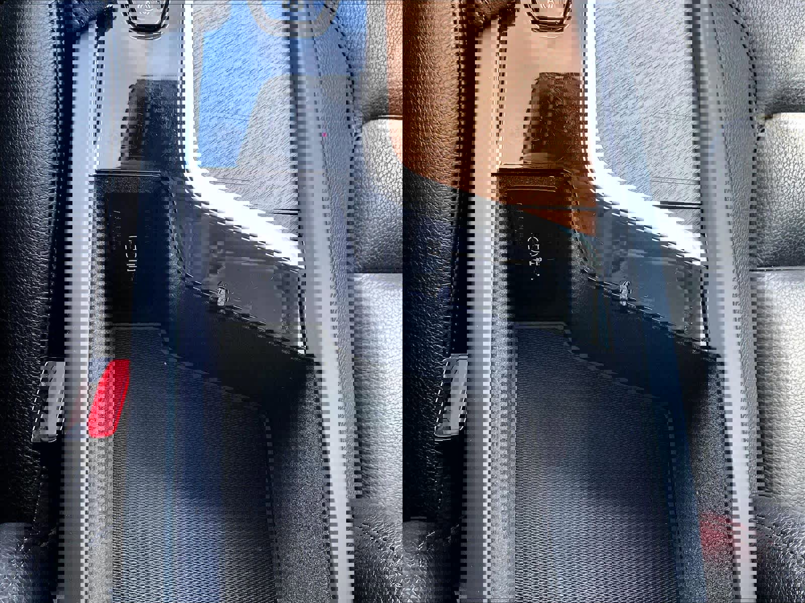 Used 2023 Volvo XC90 T8 Plus w/ Protection Package Premier image 36