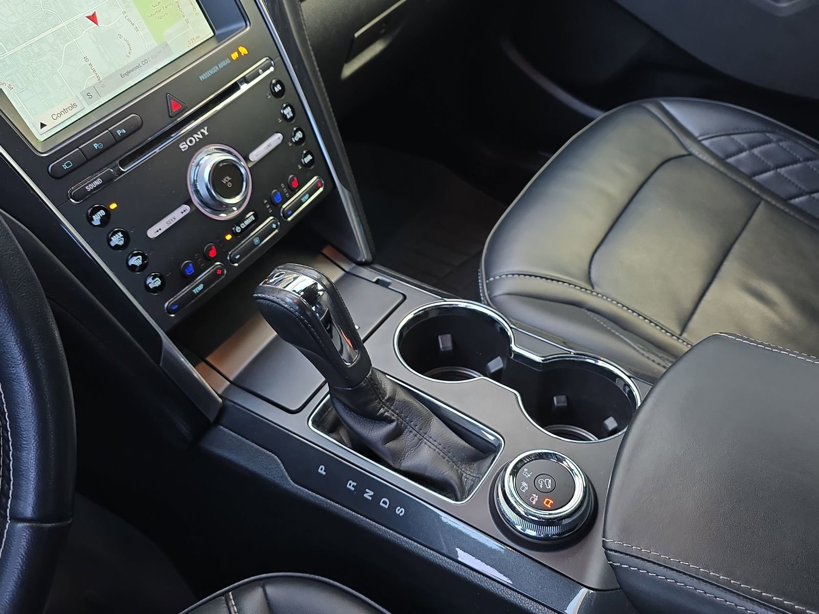 Used 2018 Ford Explorer Platinum image 28