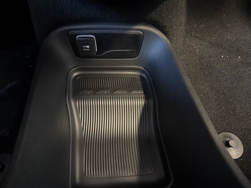 New 2026 Chrysler Pacifica Select FWD image 32
