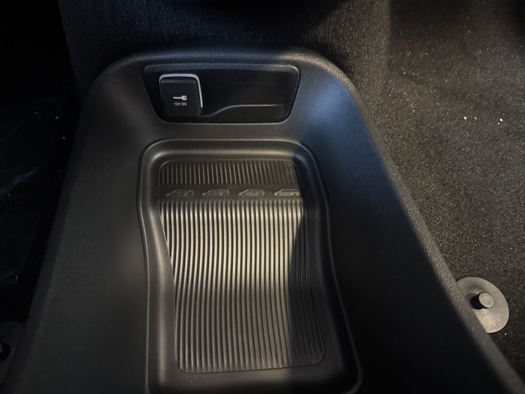 New 2026 Chrysler Pacifica Select FWD image 32