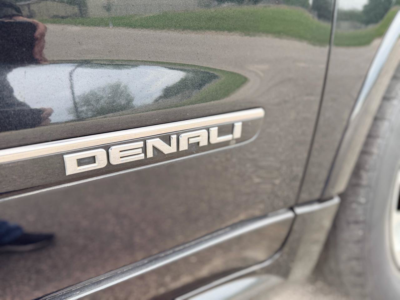 Used 2012 GMC Acadia Denali FWD image 34
