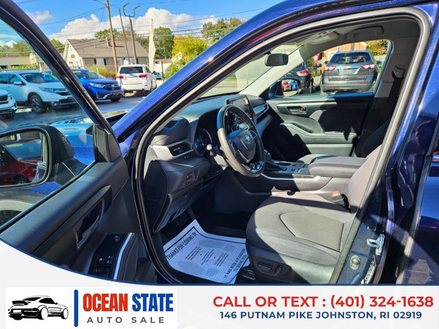 Used 2021 Toyota Highlander L image 10