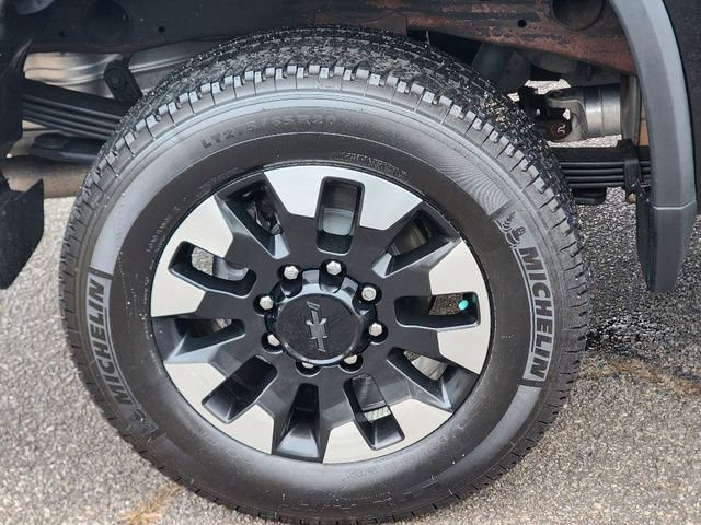 Used 2020 Chevrolet Silverado 2500 Custom w/ Custom Value Package image 12
