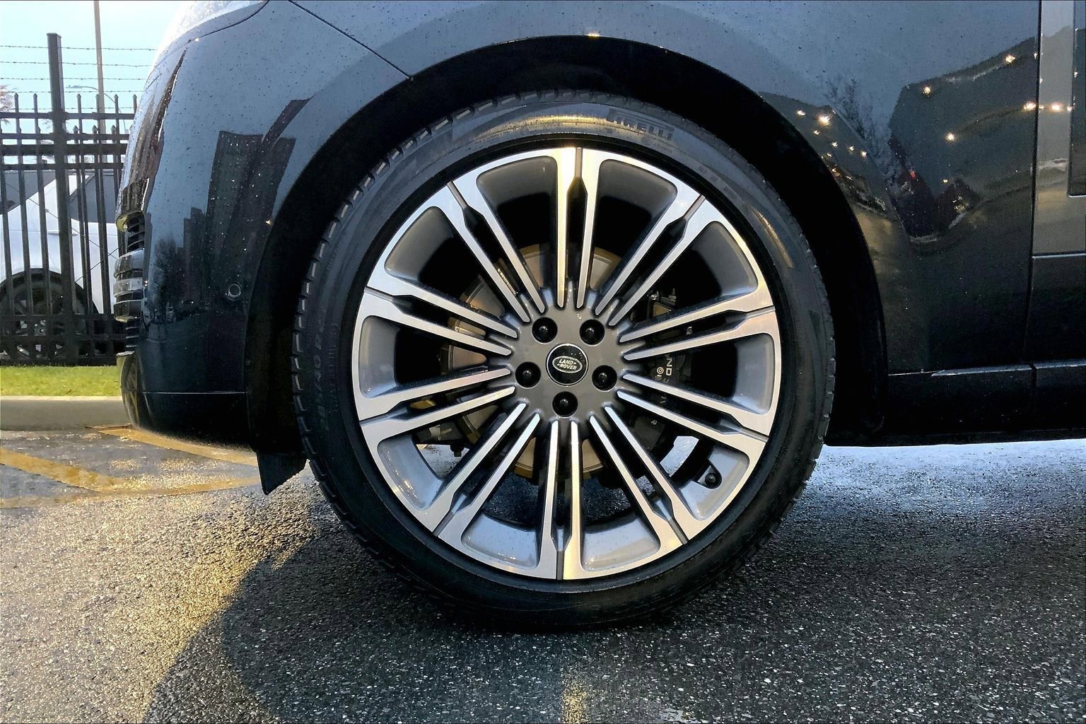 Used 2024 Land Rover Range Rover SE image 10