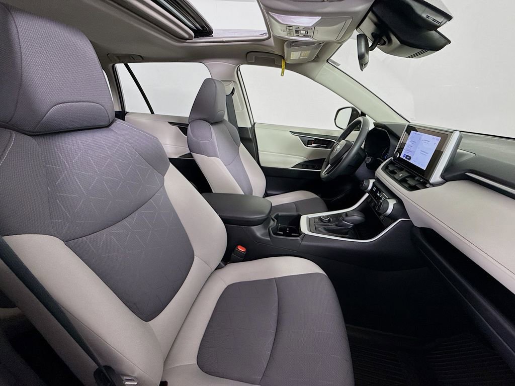 Used 2023 Toyota RAV4 XLE w/ Convenience Package image 31