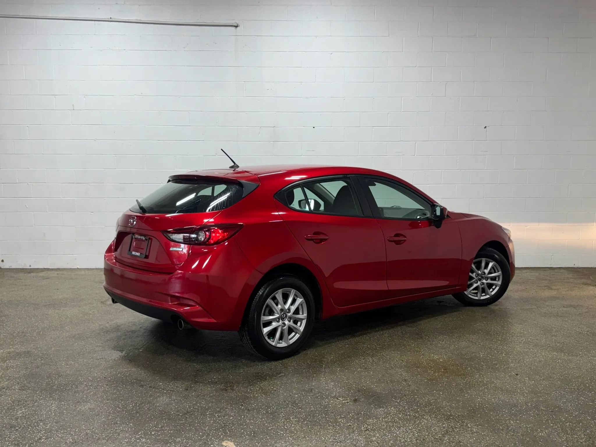 Used 2018 MAZDA MAZDA3 Sport FWD image 3