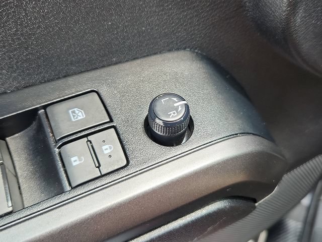 Used 2023 Toyota Tacoma TRD Off-Road w/ Technology Package AWD/4WD image 17