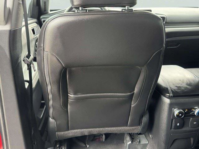 Used 2024 Ford Explorer XLT w/ Equipment Group 202A RWD image 41