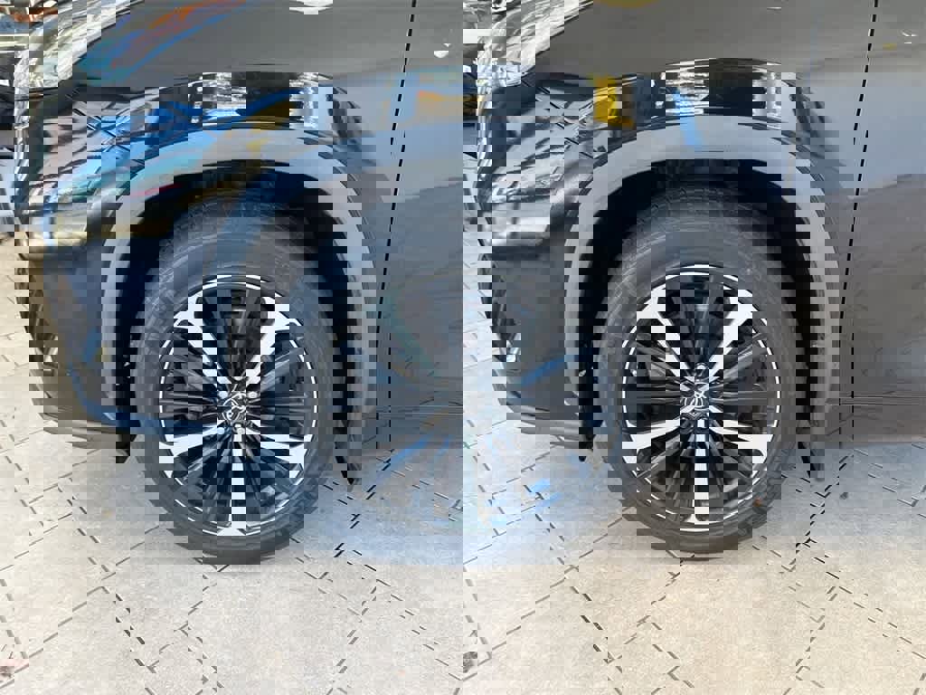 Used 2022 Toyota Highlander XLE image 14