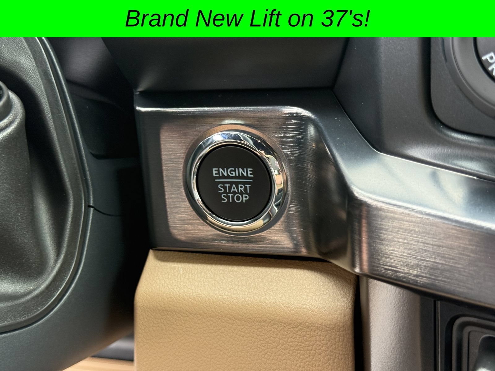 Used 2025 Ford F350 Lariat w/ Lariat Ultimate Package AWD/4WD image 36