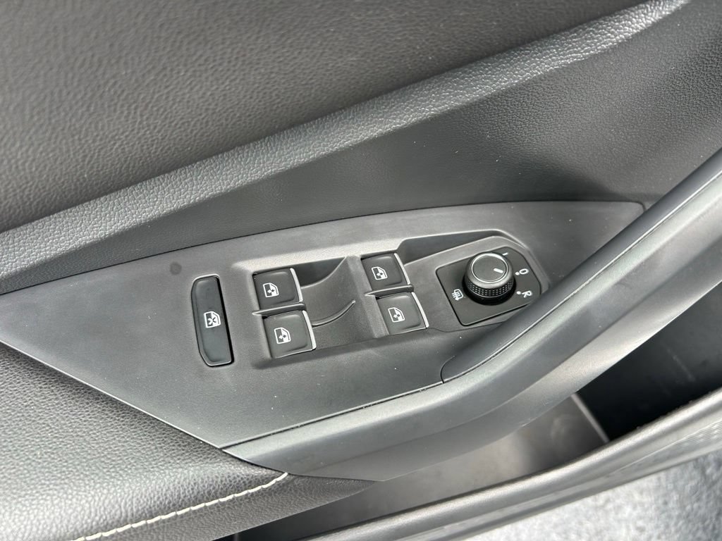 Used 2023 Volkswagen Jetta SE w/ Black Wheel Package FWD image 19