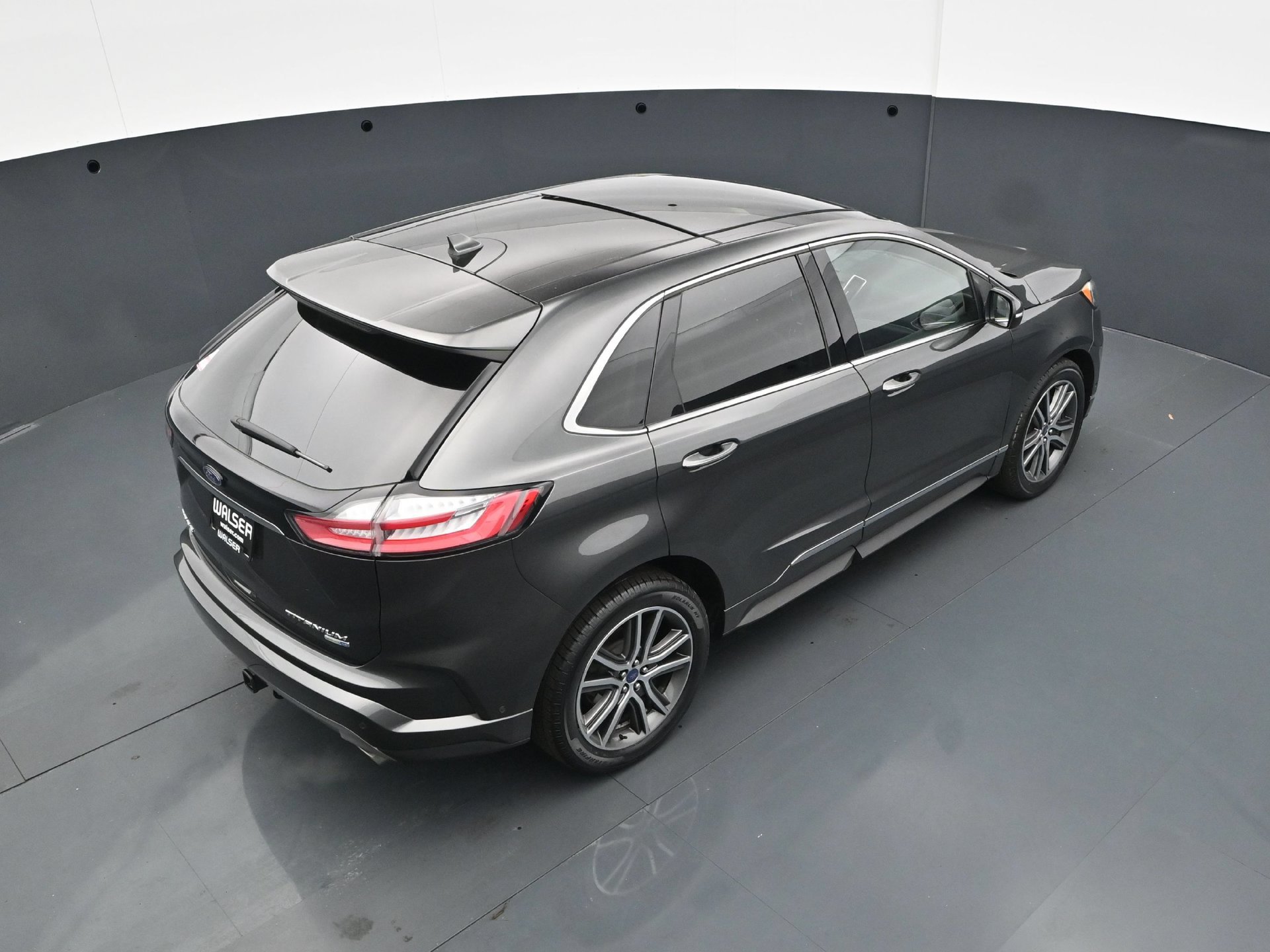 Used 2019 Ford Edge Titanium w/ Equipment Group 301A AWD/4WD image 38