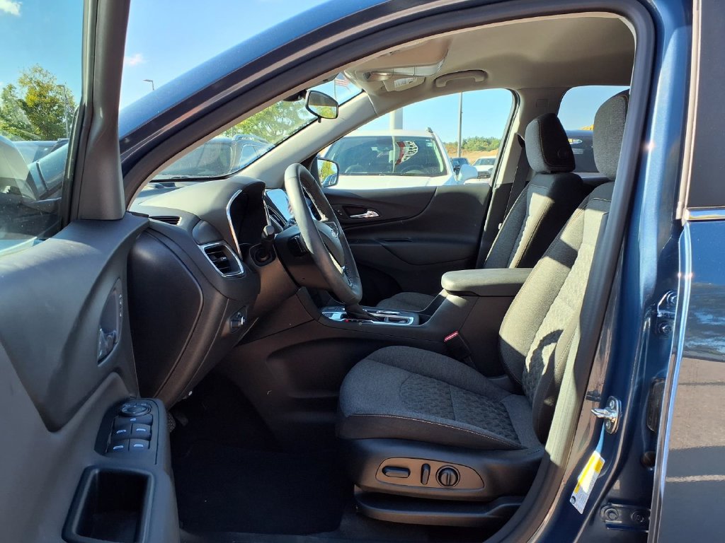 Used 2024 Chevrolet Equinox LT AWD/4WD image 19