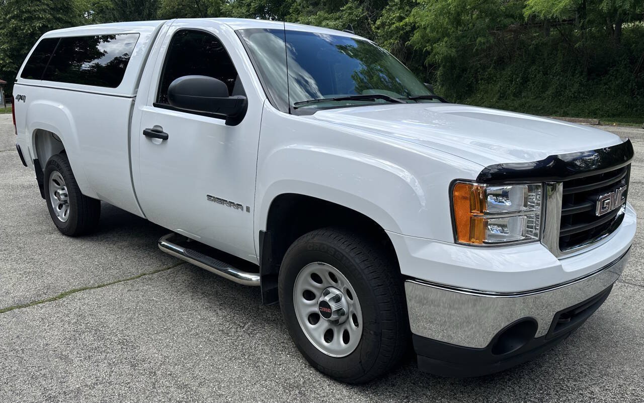 Used 2007 GMC Sierra 1500 W/T w/ Work Truck Preferred Package AWD/4WD image 3