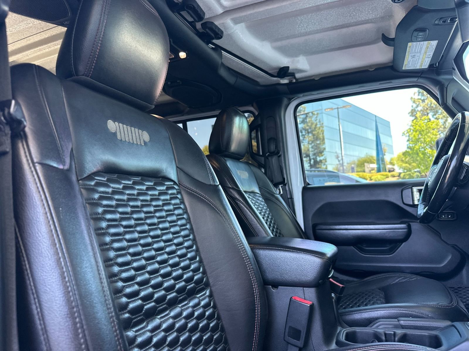 Used 2020 Jeep Gladiator Rubicon AWD/4WD image 17