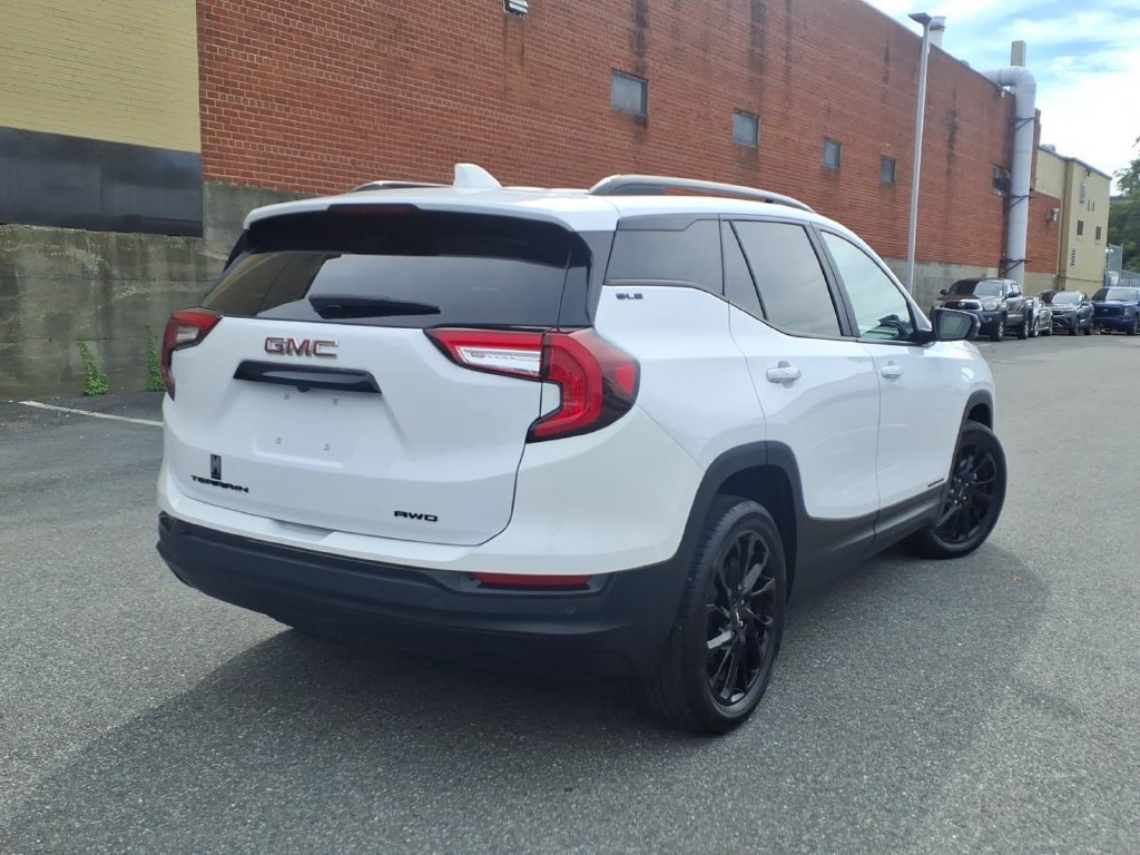 Used 2023 GMC Terrain SLE w/ Driver Convenience Package AWD/4WD image 6