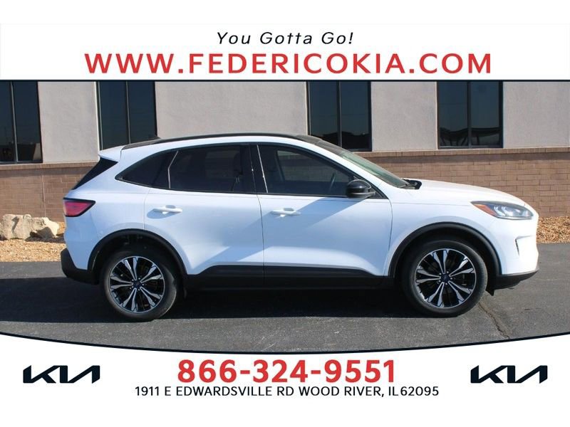 Used 2022 Ford Escape SE w/ SE Sport Appearance Package