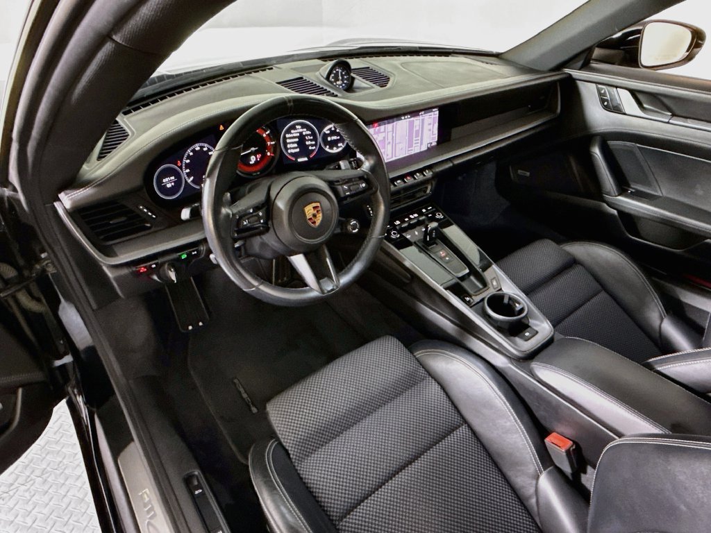 Certified 2020 Porsche 911 Carrera RWD image 4